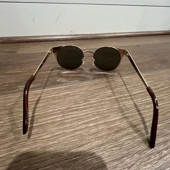 Quay Asha Sunglasses - Picture 5 of 6